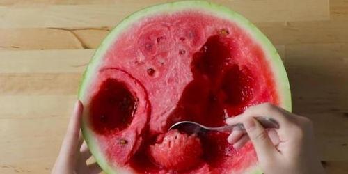 呕吐后吃可以吃瓜吗,瓜类水果的选择指南 第3张 呕吐后吃可以吃瓜吗,瓜类水果的选择指南 第3张