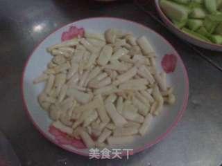 牛瓜菌怎么吃,牛瓜菌的多样食用方法探索 第3张 牛瓜菌怎么吃,牛瓜菌的多样食用方法探索 第3张