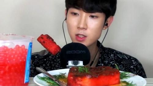 小夭哥哥吃瓜,小夭哥哥的瓜田奇遇记 第3张 小夭哥哥吃瓜,小夭哥哥的瓜田奇遇记 第3张